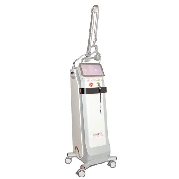 Fractional CO2 laser system with articulated arm